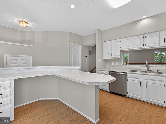 2nd image of 14113 Winding Ridge Ln