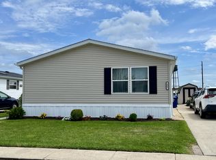 842 S 10th St, Dekalb, IL 60115