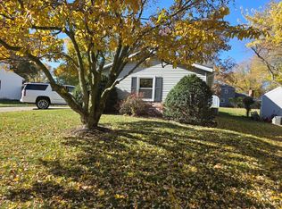 806 Hastings Ter, Valparaiso, IN 46383