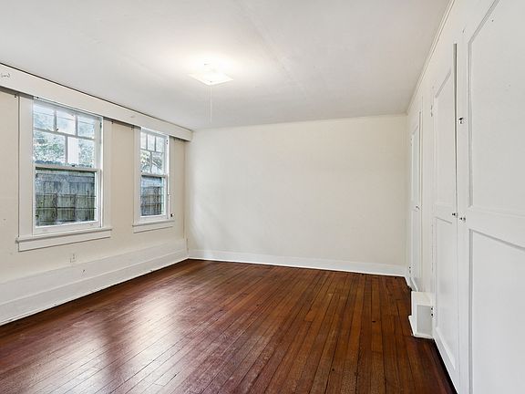 3rd image of 1427 Louisiana Ave #1A