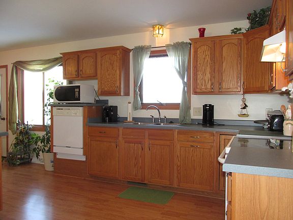 3rd image of 364 Strawberry Dr