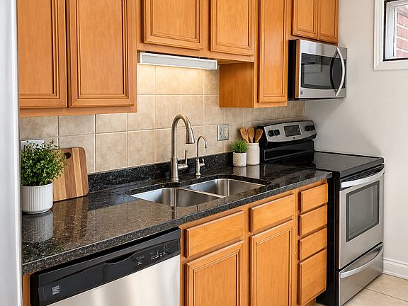 4th image of 4618 Fishermans Ter APT 1E