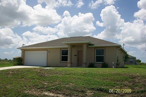 1st image of 1300 NE 9th Pl