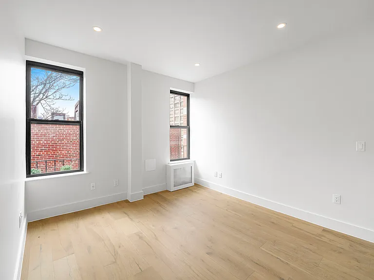 82-86 W Washington Pl #1F — Photo 5