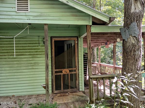 17532 Phillips Rd, Bristol, VA 24202