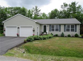 11 Streamside Dr, Auburn, ME 04210