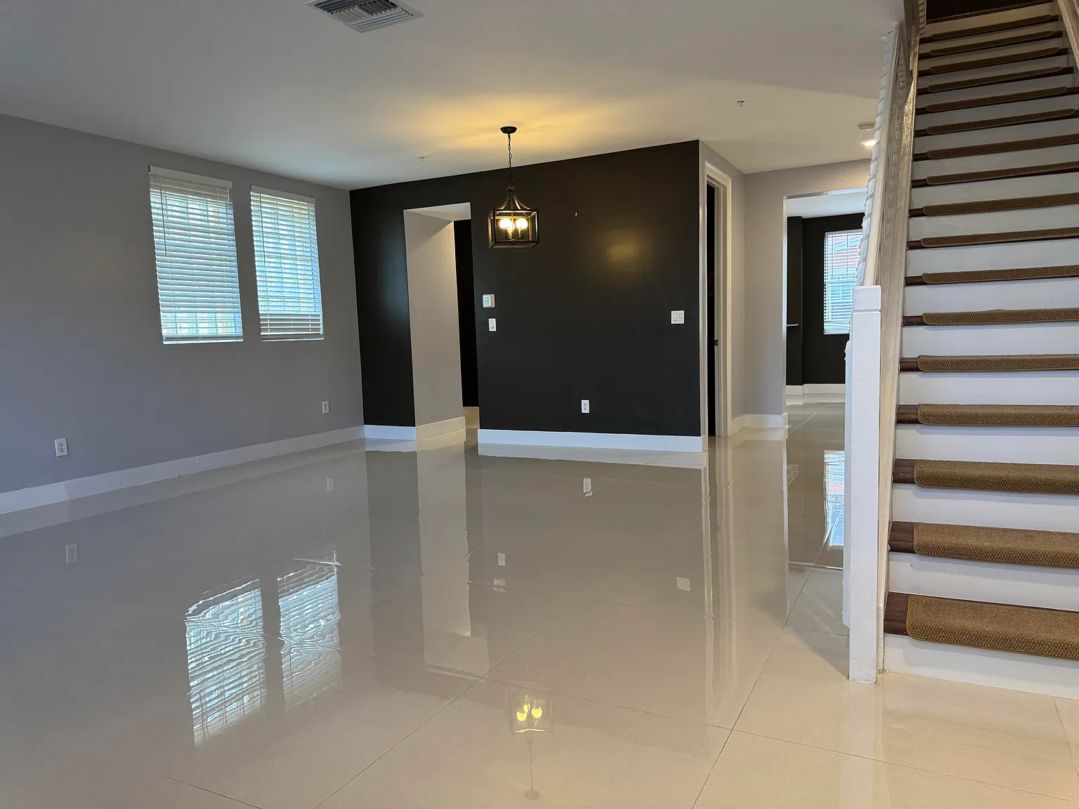 4 bed, 3.5 bath, 2285 sqft, $4,000 — Photo 4