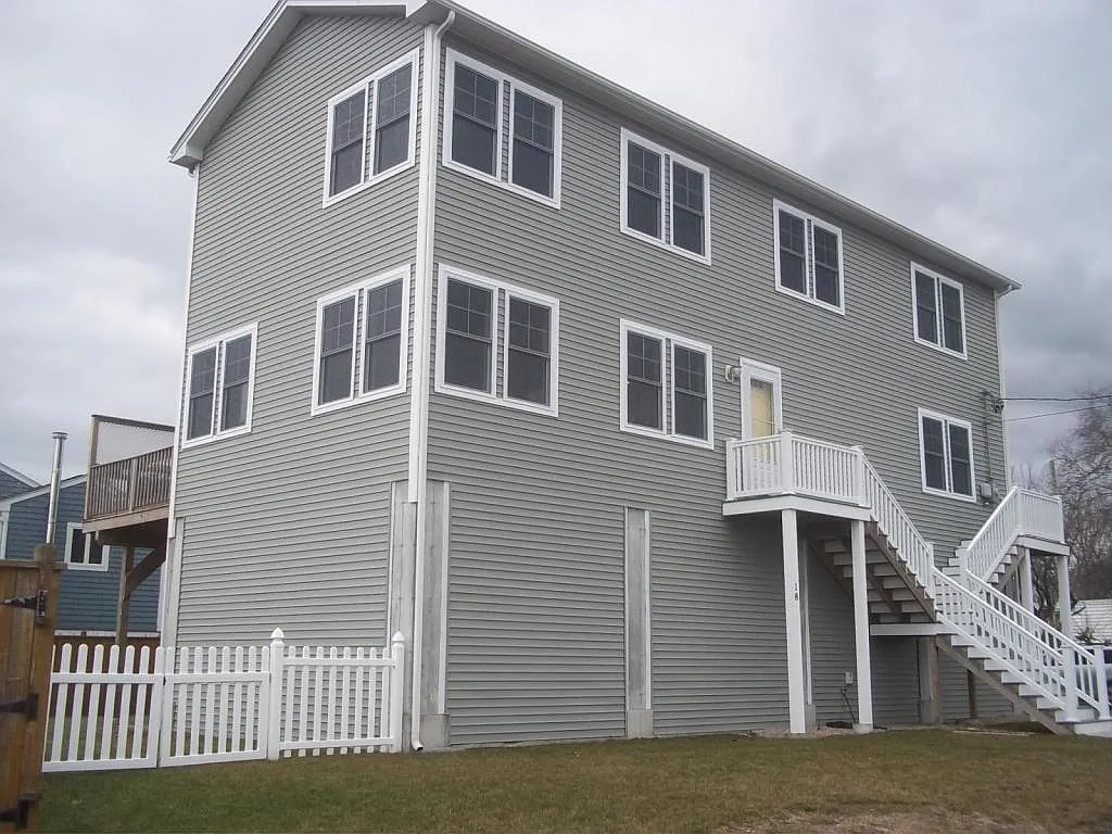 18 Ormerod Ave — Photo 1