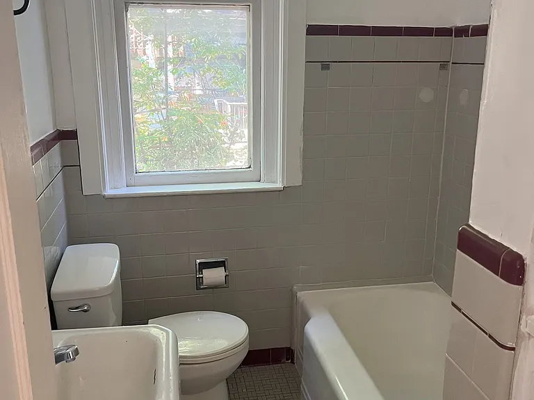 1259 N York St #5 — Photo 16