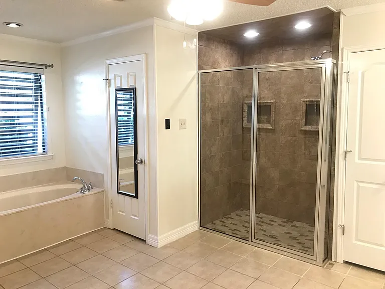 9622 Oak Springs Dr — Photo 24
