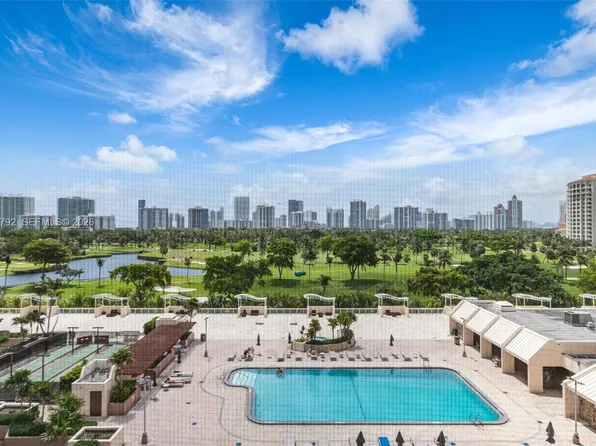 20301 W Country Club Dr APT 825, Aventura, FL 33180