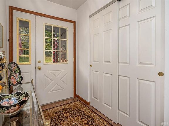 2nd image of 450 Lamplighter Pl