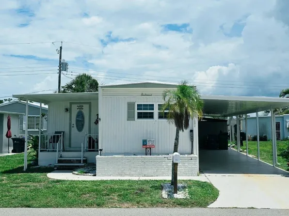 154 4th St E, Nokomis, FL 34275