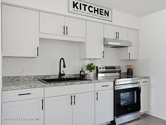 3rd image of 2076 Landover Blvd