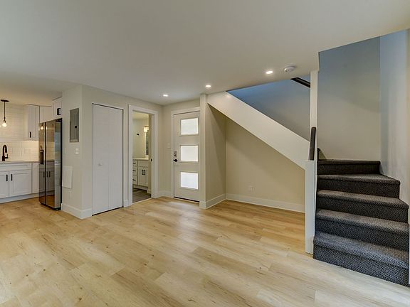 5th image of 616 Marine St APT 5