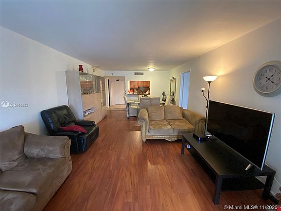 3rd image of 240 Lakeview Dr APT 308