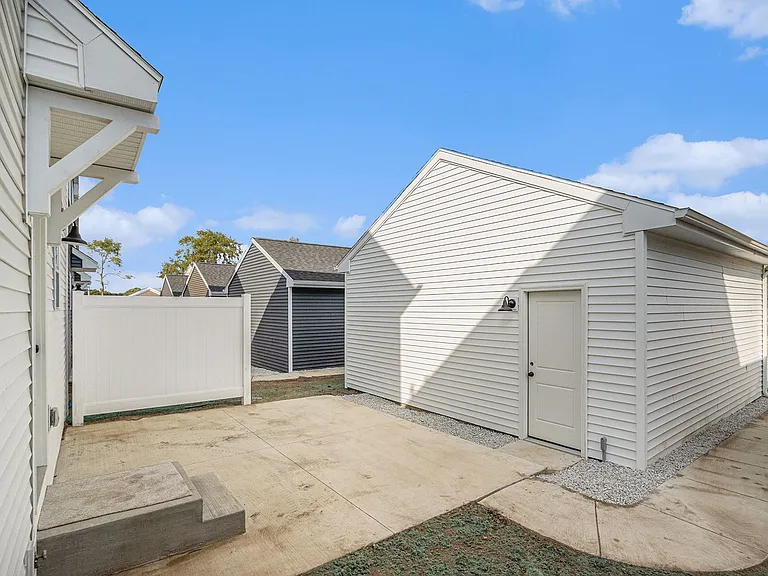 6134 Aurelius Rd — Photo 25