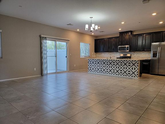4th image of 4466 Vigny St Unit 1021