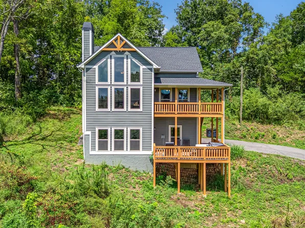 2123 Megan Ridge Dr, Sevierville, TN 37876