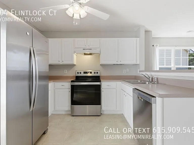704 Courtney Ct — Photo 20