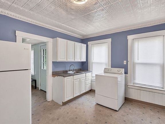 4th image of 68 Harvard Ave