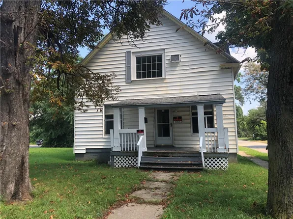 1704 N Water St, Decatur, IL 62526