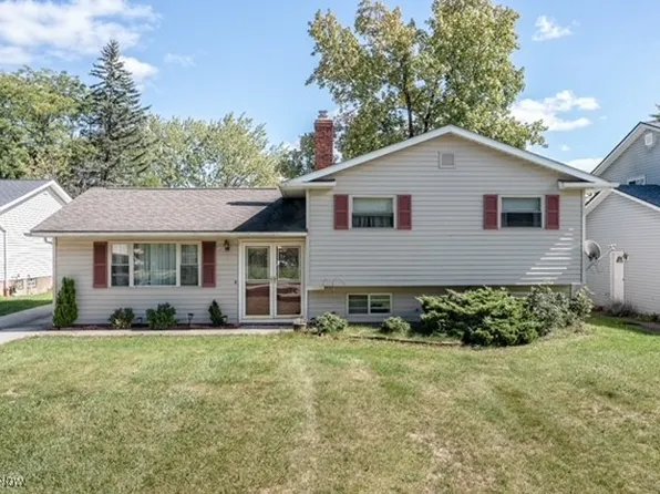 6199 S Perkins Rd, Bedford Heights, OH 44146