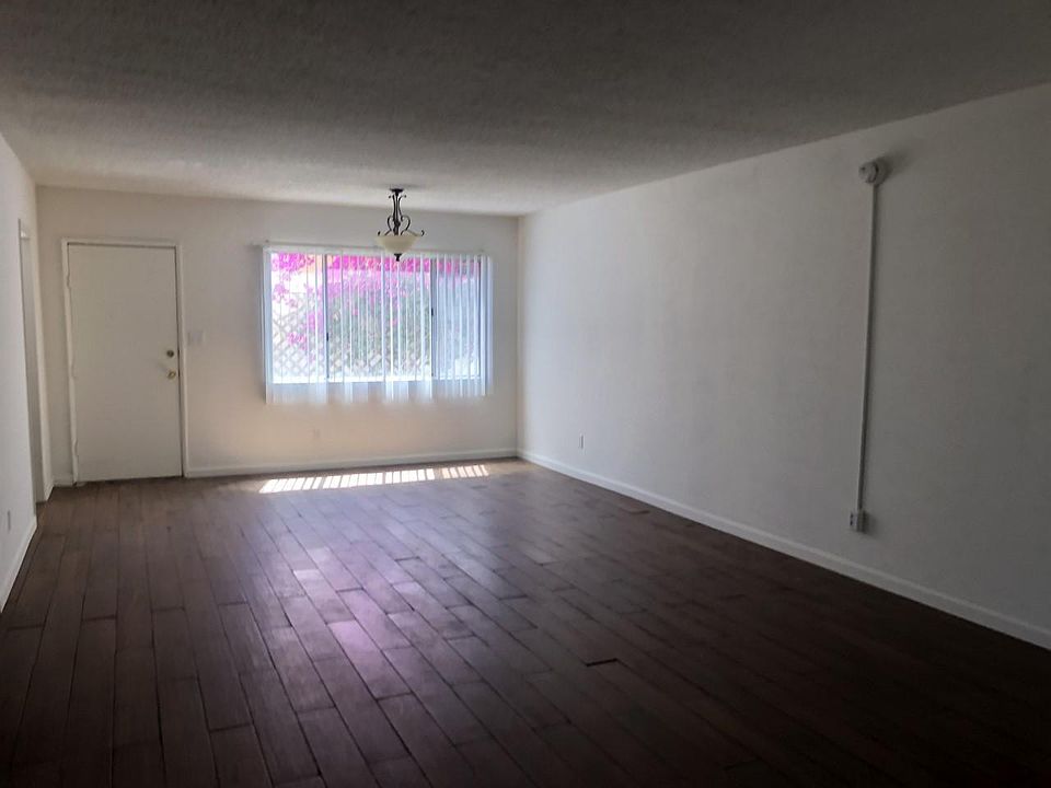 1st image of 862 W 126th St #1
