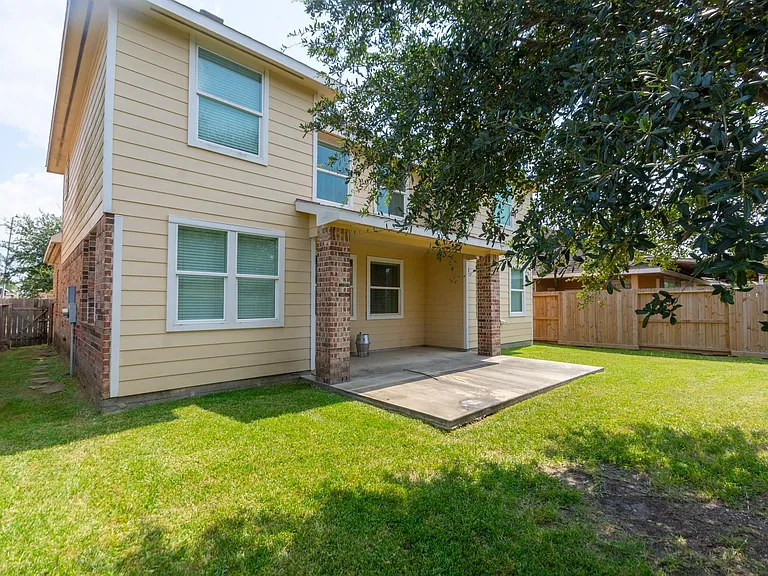 8311 Bay Oaks Dr — Photo 14