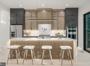 824 N Edison St, Arlington, VA 22205