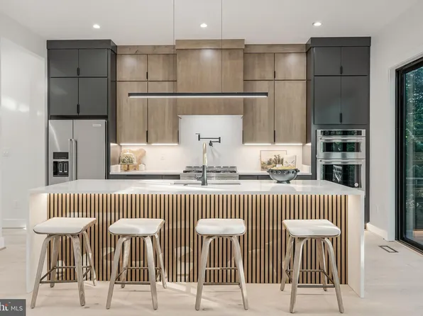 824 N Edison St, Arlington, VA 22205