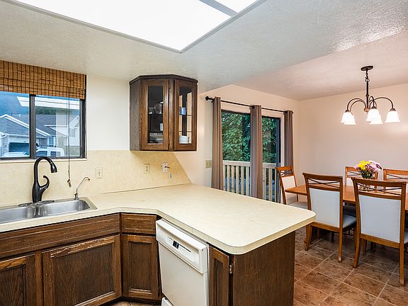 4th image of 1246 N Nalder St