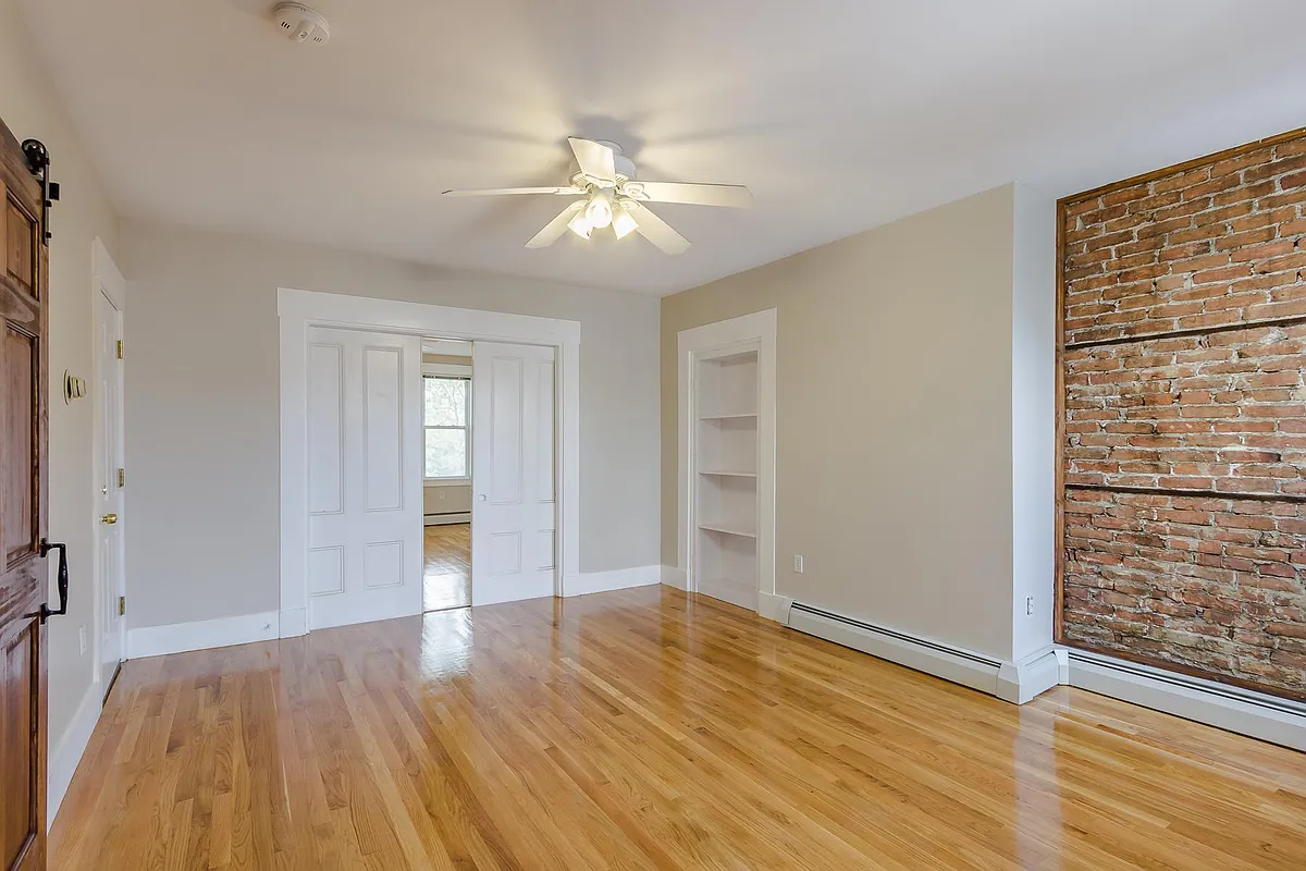 Building Photo - 335 Bunker Hill St #2