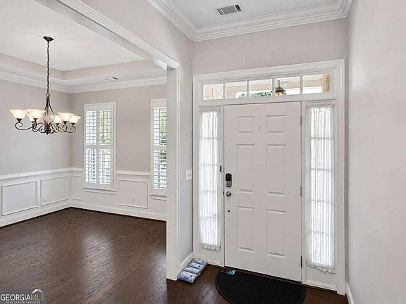 4th image of 514 Glenmanor Ct