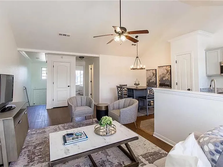 774 W Breeze Cv — Photo 9