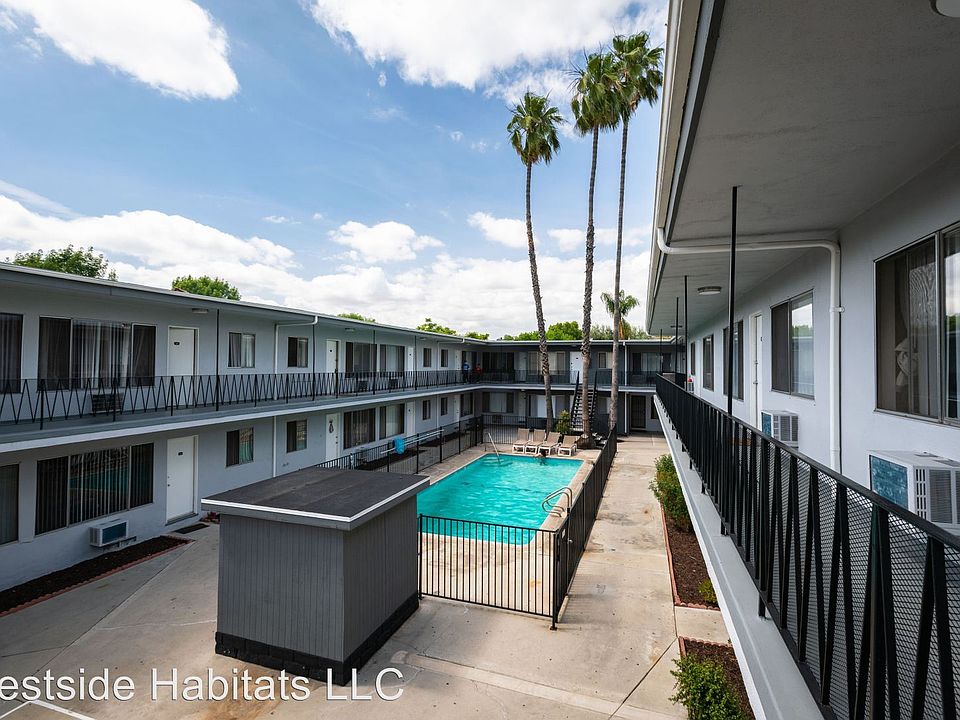 1st image of 6251 Reseda Blvd #18