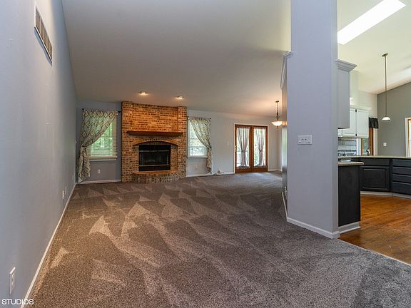 2nd image of 648 Cherokee Dr