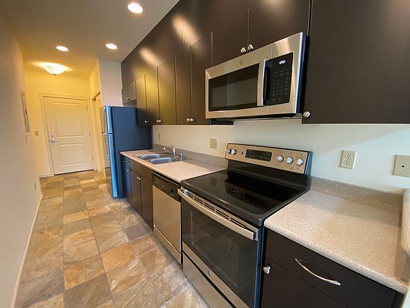 3rd image of 10245 Main St #73jgw1e7w