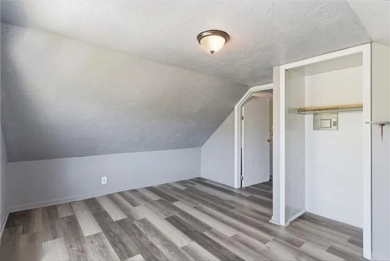 1 bed, 1.0 bath, 700 sqft, $950 — Photo 2