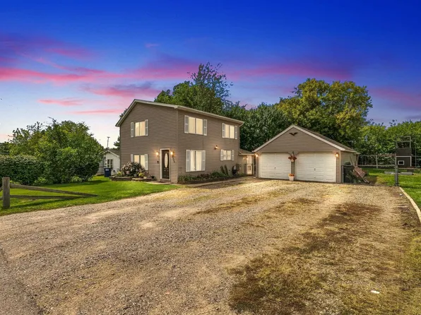 1426 S Pearce St, Owosso, MI 48867