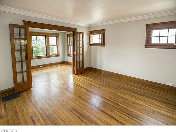 4th image of 8102 Bauerdale Ave