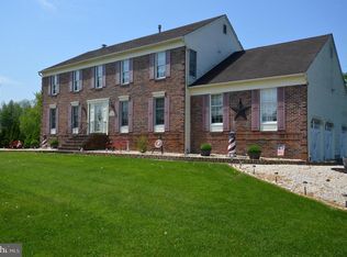 111 Paddock Dr, Columbus, NJ 08022