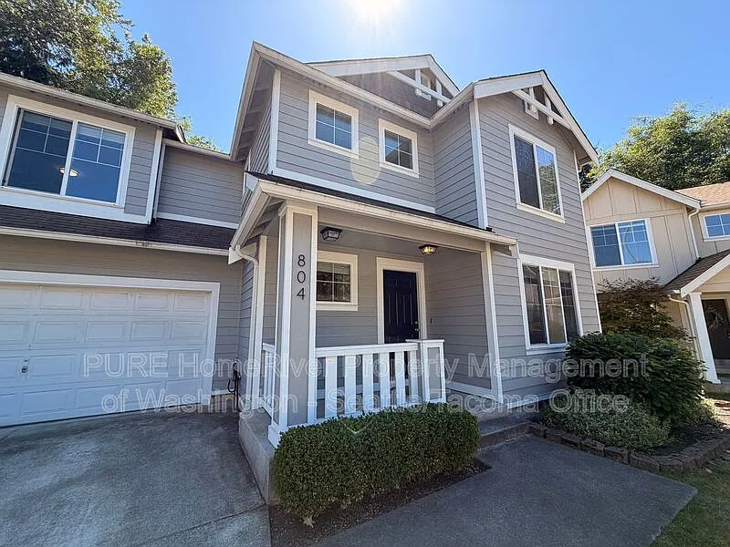 804 28th Ave SE