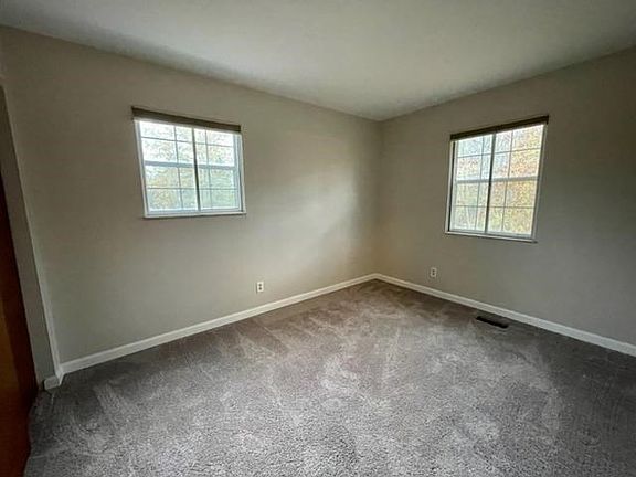 3rd image of 1303 Woodville Pike