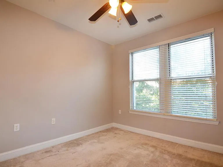 1391 Pennsylvania Ave SE #452 — Photo 7