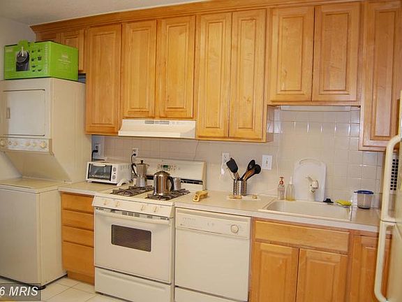 3rd image of 3705 S George Mason Dr APT 407S