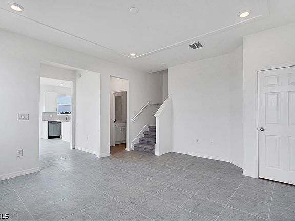 4th image of 17319 Peregrine Way