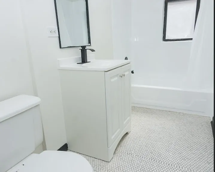 5629 W Washington Blvd #310 — Photo 5