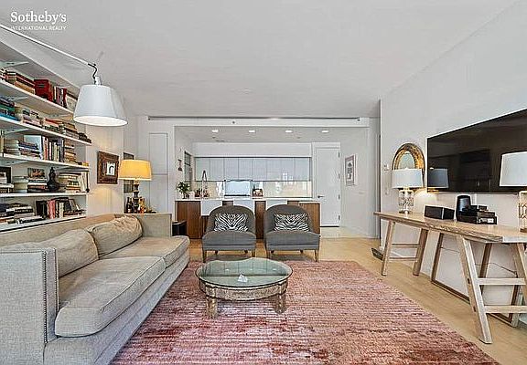 4th image of 447 W 18th St APT 4D
