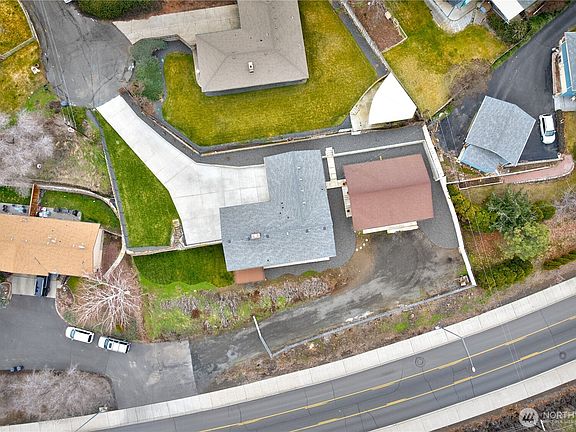 3rd image of 608 Anchor Place